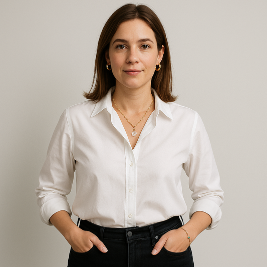 10 Clothes to Wear with Black Jeans for Women: Stylish Pairings with Jewelry Ideas