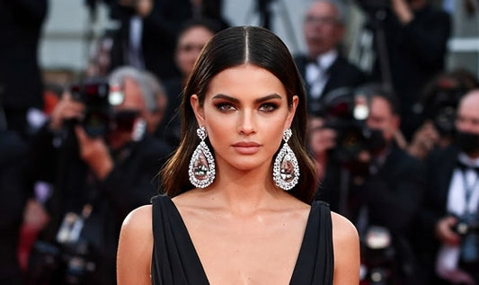 Teardrop Earrings: How to Style Them Like a Pro