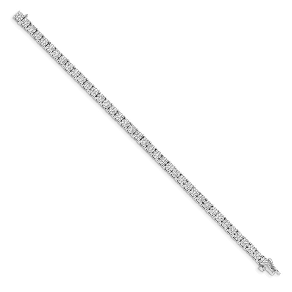 High-Quality 14K White Gold Diamond Cluster Bracelet - Stylish Luxury Accessory