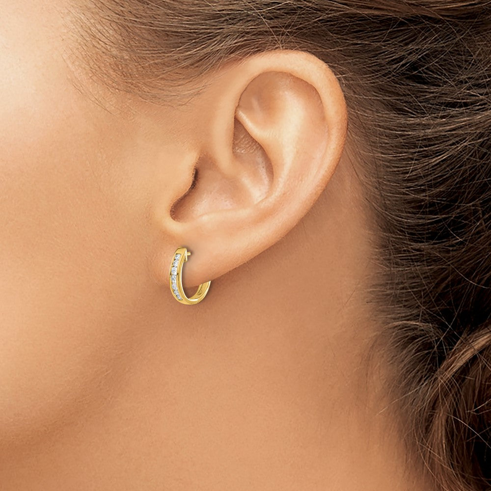 High-Quality 14K Gold Diamond-Accented Hoop Earrings - Stylish Luxury Value!