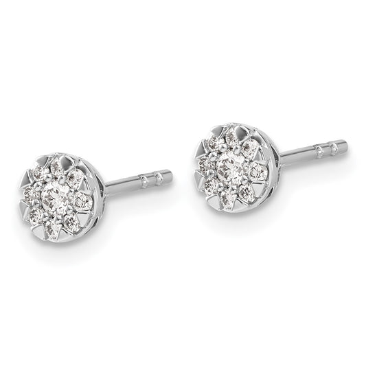 High-Quality 14K White Gold Diamond Cluster Stud Earrings - Stylish Value Deal