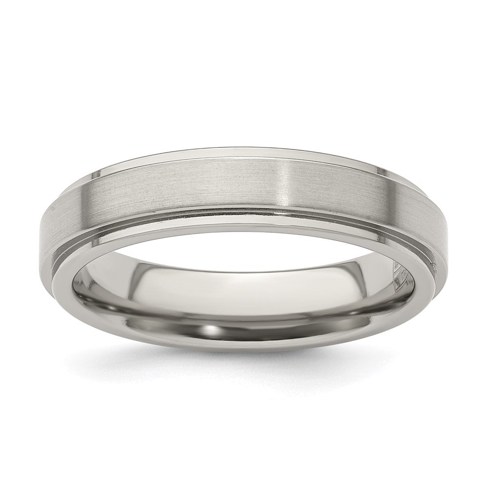 Exclusive 5mm Titanium Flat Step Edge Band - Stylish Brushed & Polished Finish, Size 7.5