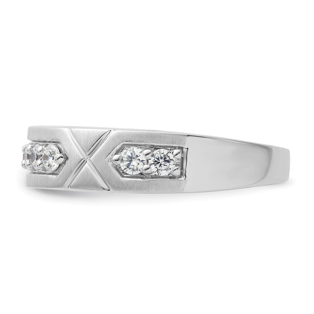High-Quality 14K White Gold Grooved Diamond Men's Wedding Ring - Stylish Value