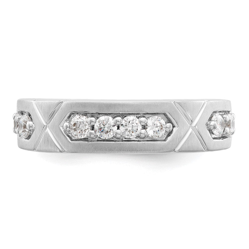 High-Quality 14K White Gold Grooved Diamond Men's Wedding Ring - Stylish Value