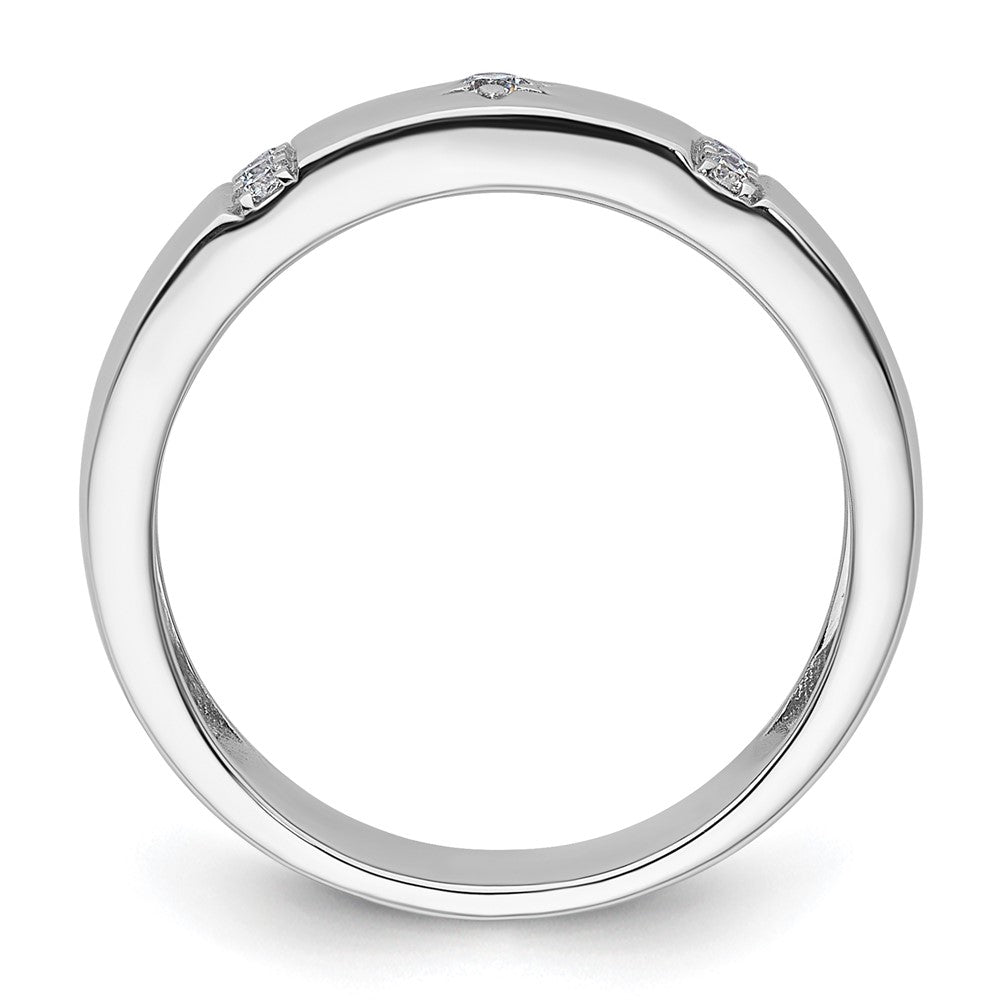 High-Quality 14K White Gold Women's Diamond-Studded Star of David Band - Stylish!