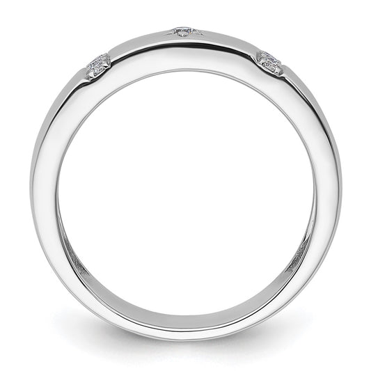 High-Quality 14K White Gold Women's Diamond-Studded Star of David Band - Stylish!
