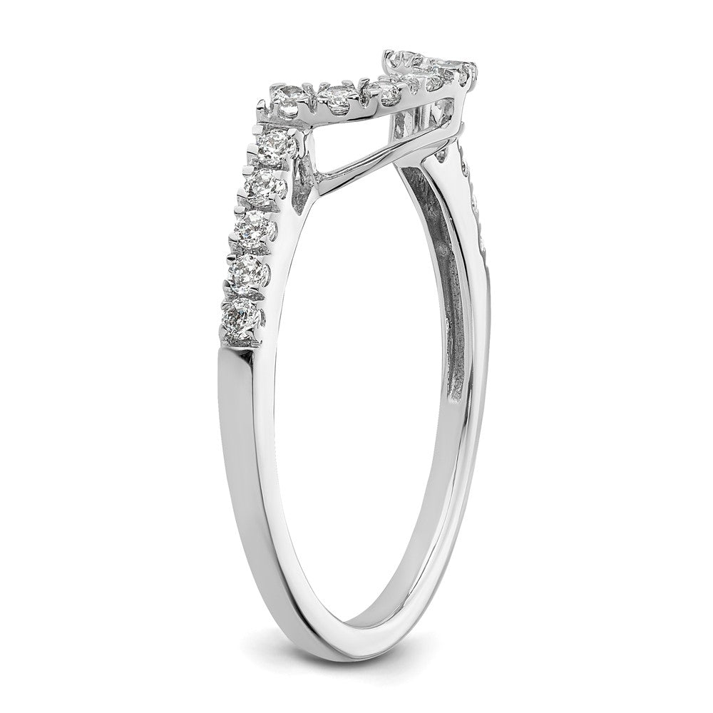 Buy Stylish 14K White Gold 1/4 Carat Diamond Wedding Band - Luxury Design