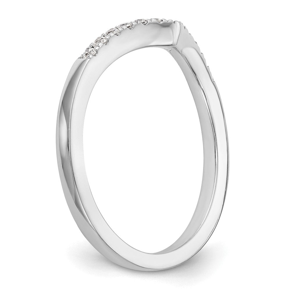 High-Quality 14K White Gold Wedding Band with 1/8 Carat Diamonds - Stylish Value