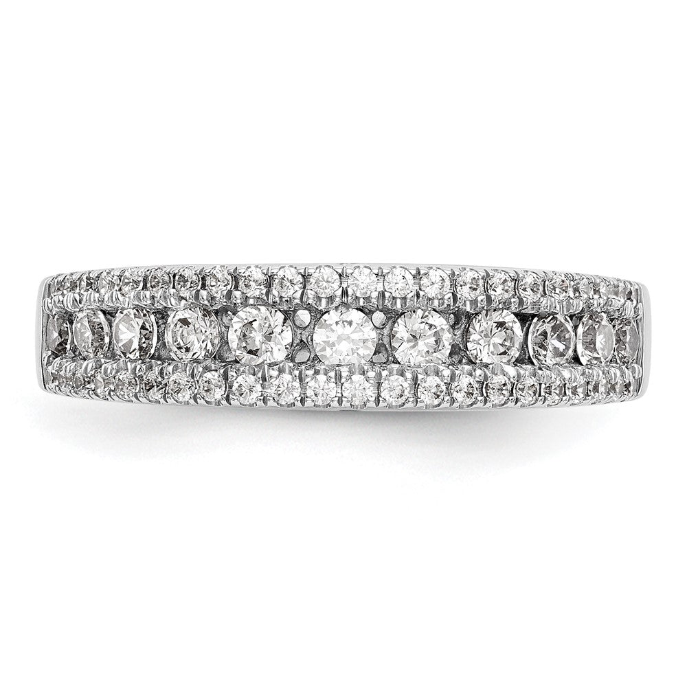 Exclusive 14K White Gold Diamond Band, 5/8 Carat - Stylish Luxury Ring