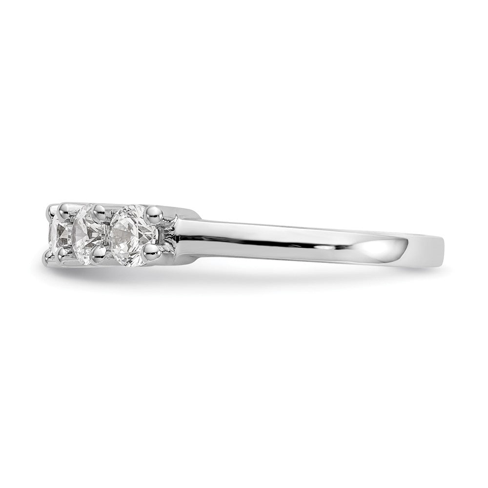 High-Quality 14K White Gold 1.4 Carat Diamond Band - Stylish 7-Stone Setting