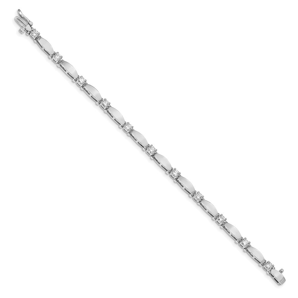 Exclusive 14K White Gold Diamond Tennis Bracelet - Stylish 7" Elegance