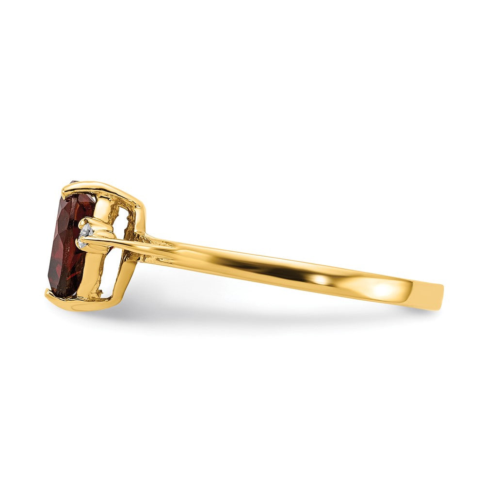 Buy Stylish 14K Gold 7mm Heart-Shaped Garnet Ring with AA Diamonds