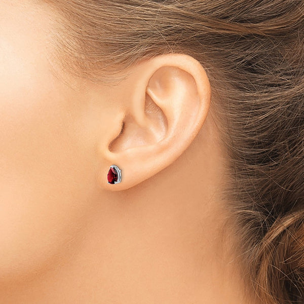 14K White Gold Pear-Shaped Garnet Earrings - 7x5mm