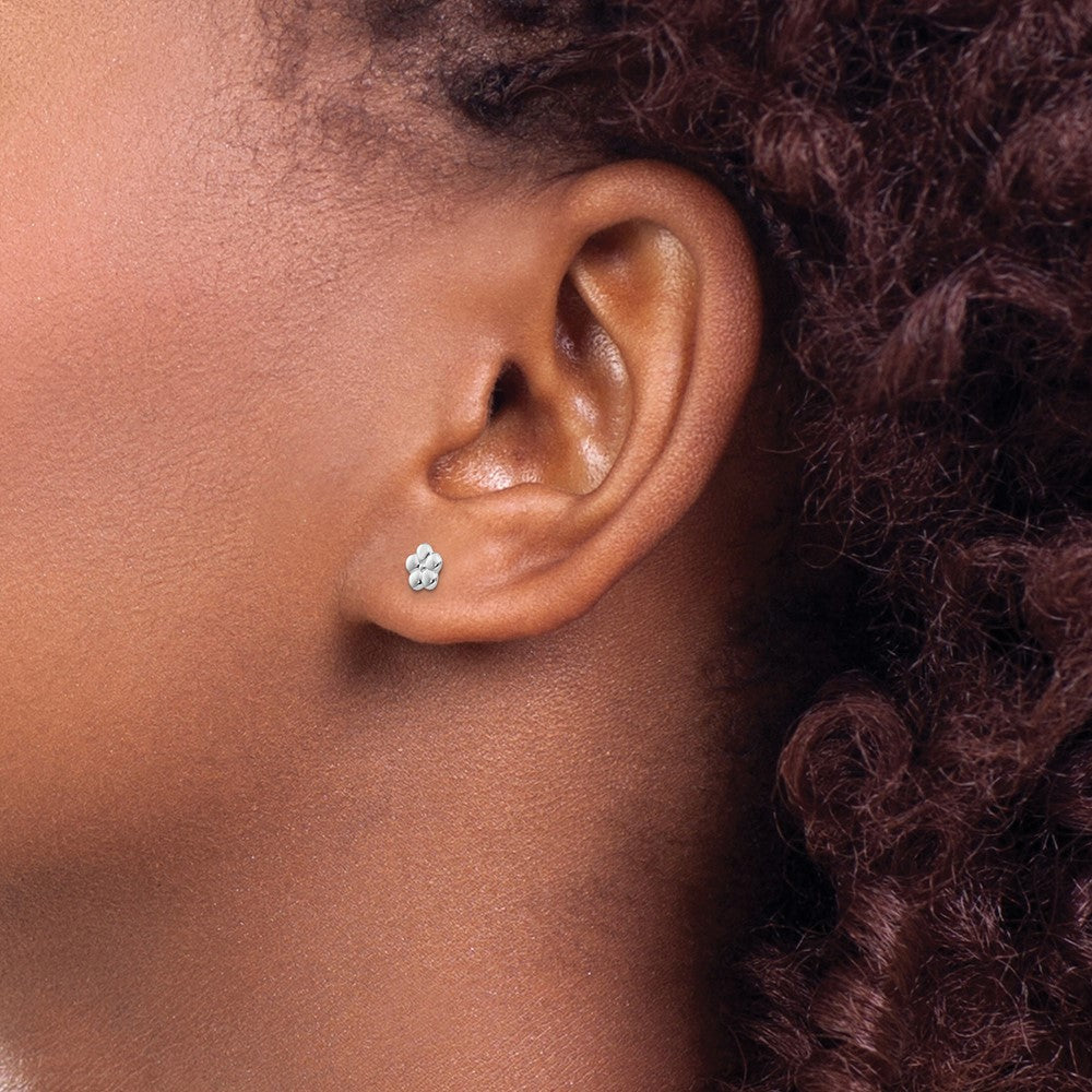 High-quality 14K White Gold Floral Stud Earrings - Stylish & Affordable!