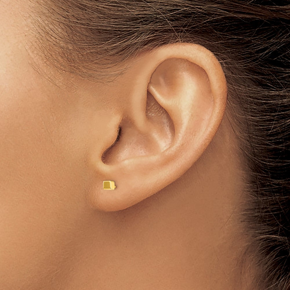 High-quality 14K Gold Square Stud Earrings - Stylish & Affordable Luxury